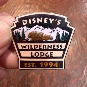 DISNEY Pin WDW Wilderness Lodge 3D Bear Pin est 1994 (circa 2002)